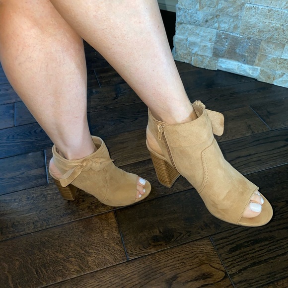 Sandals - Picture 4 of 7